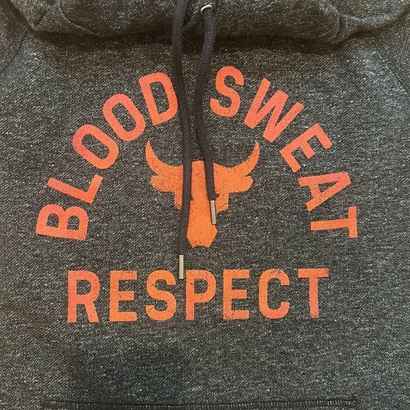 Under Armour men’s Small tshirt sweatshirt hoodie. - Picture 2 of 3